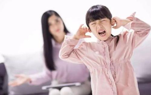 青春期孩子“反口不认亲”，家长心理该如何调适？