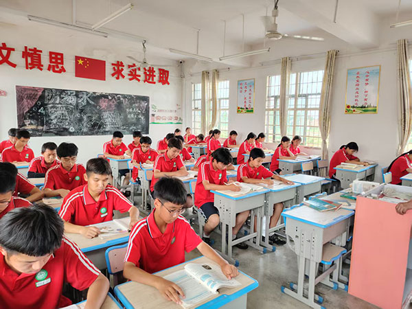 手机使用过度是否会激化青少年冲动型人格？