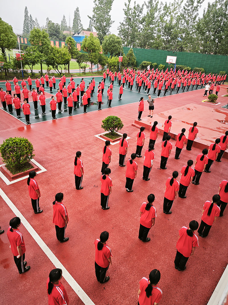 厌学孩子孤僻行为的心理分析及改善建议