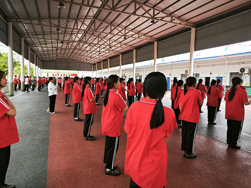 青春期女孩沉迷短视频会造成自我认知混乱吗? 青春期女孩沉迷短视频会造成自我认知混乱吗?
